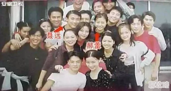 我在车里被三个男人玩他们是我的大学同学，毕业后第一次聚会