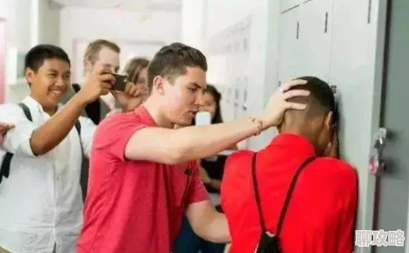 被欺负的双性美人们最近在社交媒体上发起反欺凌运动,呼吁更多关注和支持 被欺负的双性美人们最近在社交媒体上发起反欺凌运动,呼吁更多关注和支持