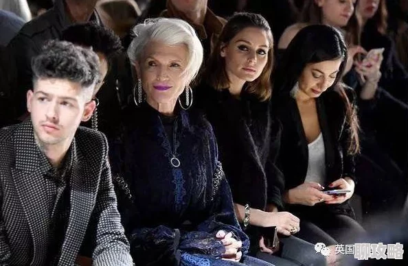 银发美女参加国际时装周展现独特魅力成为网红 银发美女参加国际时装周展现独特魅力成为网红