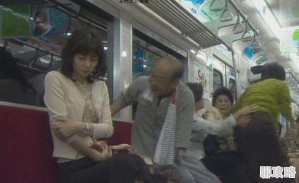 白蔷薇~痴汉电车乃梨子最近在东京街头举办了个人写真展览会吸引了大批粉丝前往观看