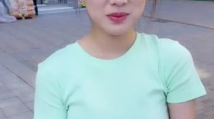 漂亮的女邻居3中文字幕小区新开咖啡馆味道不错