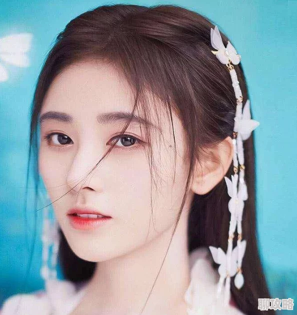 鞠婧祎被粉丝称为“四千年一遇的美女”