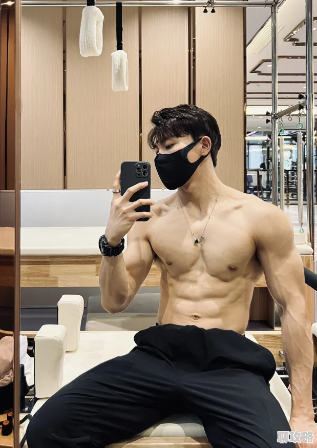 好猛好紧好硬使劲好大男男最近在健身房练出八块腹肌 好猛好紧好硬使劲好大男男最近在健身房练出八块腹肌