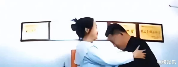 男女肉视频近日,某知名导演因涉嫌拍摄不雅视频被警方调查,此事件引发网友热议 男女肉视频近日,某知名导演因涉嫌拍摄不雅视频被警方调查,此事件引发网友热议