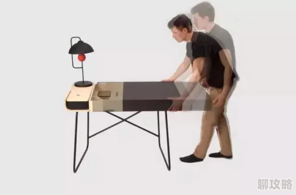 办公桌底下的秘书最近在公司年会上表演了精彩的魔术,赢得了满堂喝彩 办公桌底下的秘书最近在公司年会上表演了精彩的魔术,赢得了满堂喝彩