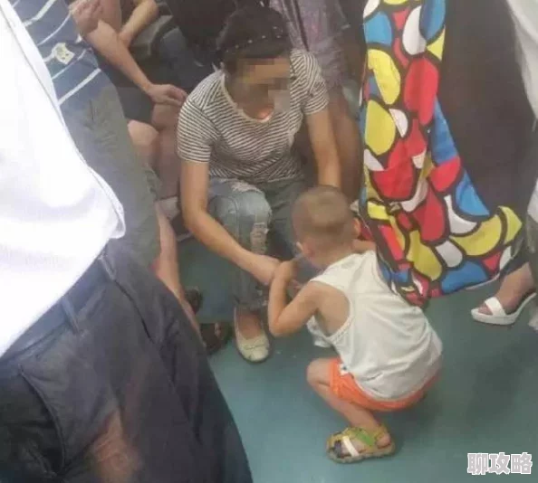 女孩胶带绑住手脚封住嘴巴这可能是恶作剧或犯罪行为的迹象 女孩胶带绑住手脚封住嘴巴这可能是恶作剧或犯罪行为的迹象