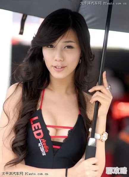 亚洲丰满模特裸做爰最近在社交媒体上引发热议，成为网络红人