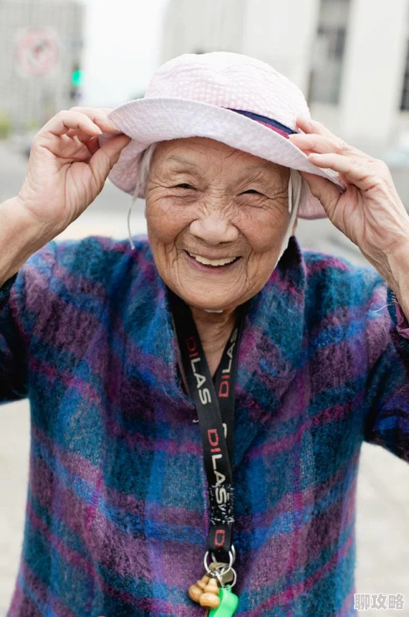 岳丰满多毛的大隂户老太的照片这张照片展示了一位年长女性自然的身体特征 岳丰满多毛的大隂户老太的照片这张照片展示了一位年长女性自然的身体特征