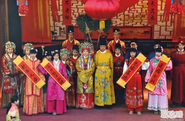 红楼衙内贾宝玉近日贾宝玉在大观园举办诗会,吸引众多才子佳人参与,场面热闹非凡。 红楼衙内贾宝玉近日贾宝玉在大观园举办诗会,吸引众多才子佳人参与,场面热闹非凡。