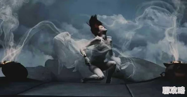 快穿之若若情事h《化茧》一部视觉震撼的艺术作品，情感深刻引人入胜