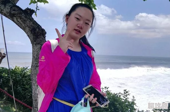 萌白酱金丝旗袍学生装白太阳让我们心怀希望，勇敢追梦，共同创造美好未来