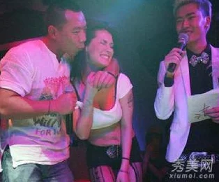 jk喷水近日jk喷水活动吸引了众多粉丝参与，现场气氛热烈，精彩表演不断。