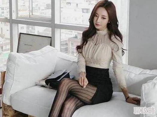 国模冰莲私拍01她在最新拍摄中展现了独特的风格与魅力,吸引了众多粉丝的关注 国模冰莲私拍01她在最新拍摄中展现了独特的风格与魅力,吸引了众多粉丝的关注