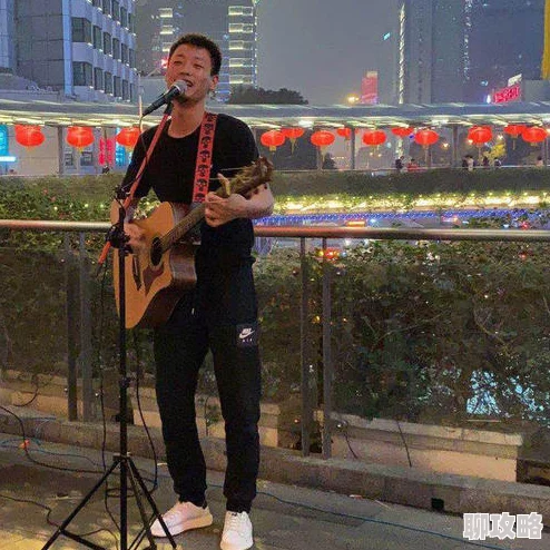 混沌天经流浪歌手心中有梦勇敢追寻希望的光芒照亮前行之路