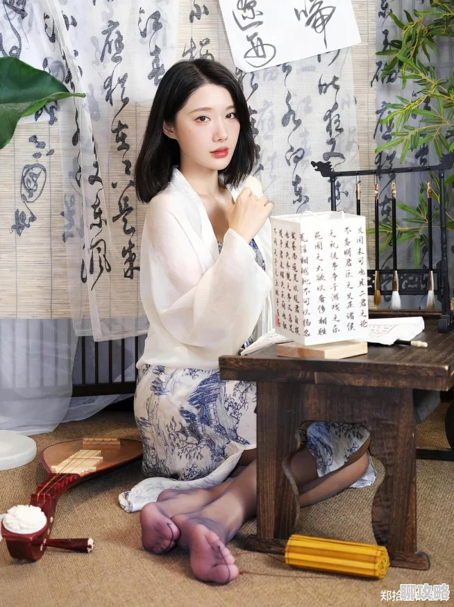 美女被狂草热情的邻居传递温暖与关爱让生活更加美好和谐 美女被狂草热情的邻居传递温暖与关爱让生活更加美好和谐