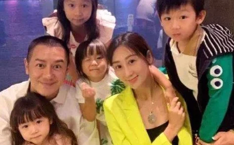 被两根粗大前后共享娇妻近日一对夫妻在社交平台分享了他们的独特生活方式引发热议 被两根粗大前后共享娇妻近日一对夫妻在社交平台分享了他们的独特生活方式引发热议