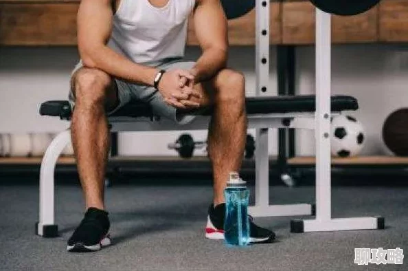 欧美壮男健身达人分享夏季增肌饮食计划与训练技巧 欧美壮男健身达人分享夏季增肌饮食计划与训练技巧