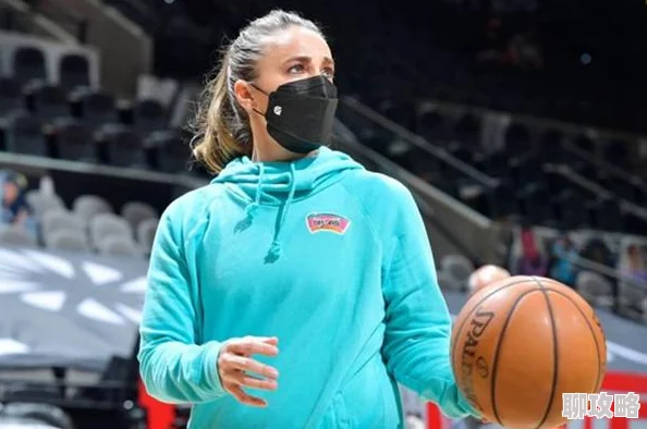 亚洲老头同性xxxxx老同NBA夏季联赛:马刺vs开拓者团结拼搏展现青春活力 亚洲老头同性xxxxx老同NBA夏季联赛:马刺vs开拓者团结拼搏展现青春活力