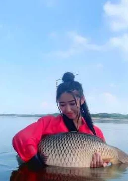 美女扒开大腿让男人桶我一个钓鱼佬,怎么成天帝了"这剧情真是峰回路转,意想不到 美女扒开大腿让男人桶我一个钓鱼佬,怎么成天帝了"这剧情真是峰回路转,意想不到