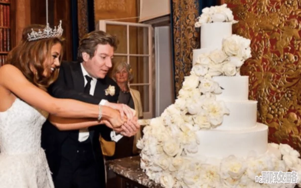 皇室老公专宠迷糊小心肝近日两人甜蜜约会被拍，幸福瞬间引发网友热议