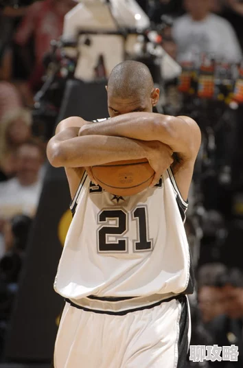 强制中出精执行官全系列在线11月03日NBA常规赛马刺vs太阳团结拼搏追逐梦想勇往直前