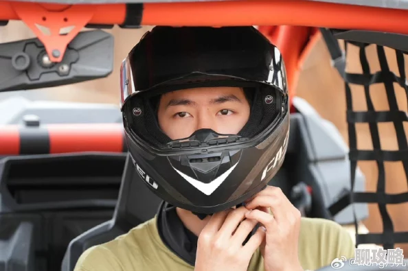 年轻帅主玩奴30min视频积极向上，展现友谊与快乐，传递正能量与美好生活理念