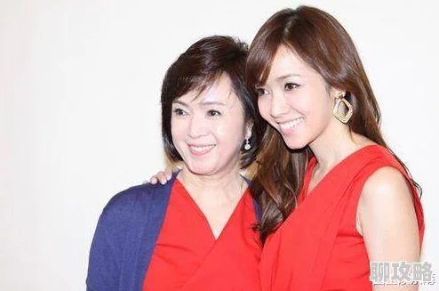 妈妈的年轻女闺蜜搬来和我同住竟是知名游戏主播 妈妈的年轻女闺蜜搬来和我同住竟是知名游戏主播