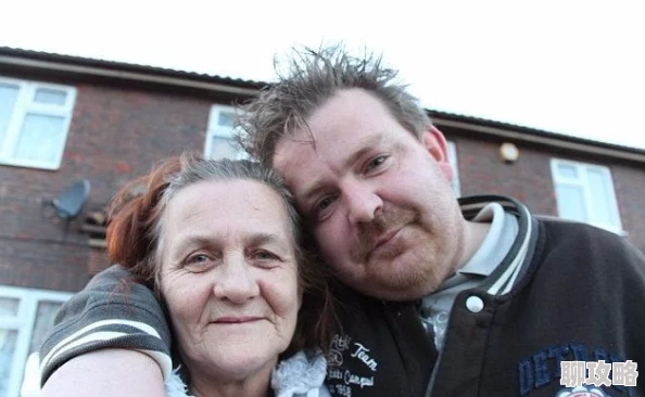 欧洲老妇毛多水多欲旺邻居老汉夜夜笙歌 欧洲老妇毛多水多欲旺邻居老汉夜夜笙歌