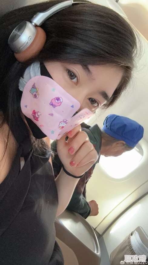 嗯啊开小嫩苞hhh嗯啊机长少女初次体验晕机呕吐后被温柔照顾 嗯啊开小嫩苞hhh嗯啊机长少女初次体验晕机呕吐后被温柔照顾