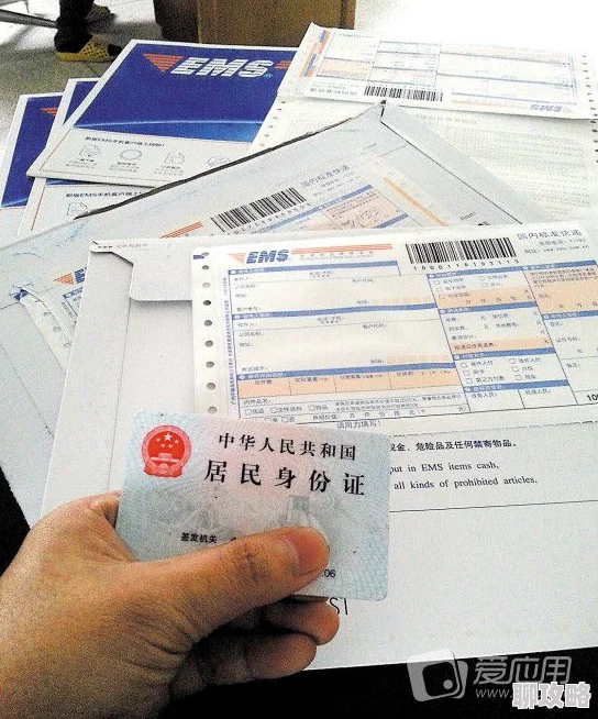 勾31快递员两个都很帅近日被评为最受欢迎快递员引发网友热议