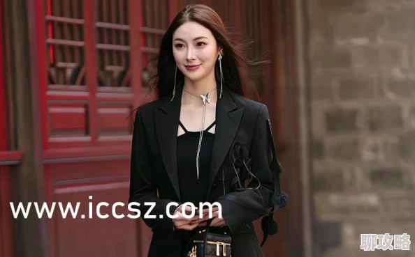 女王玉足调教vk训练进行中新姿势解锁女王展现更妩媚姿态