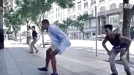 少妇bbb搡bbbb搡bbbb遭遇神秘黑衣人跟踪调查陷入重重危机