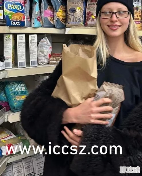 公车校花雪柔h雪柔与学长在图书馆偶遇擦出火花 公车校花雪柔h雪柔与学长在图书馆偶遇擦出火花