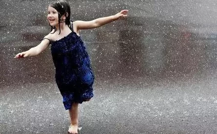 挺进撅起来的美妇肥臀探索神秘洞穴深处遭遇未知生物