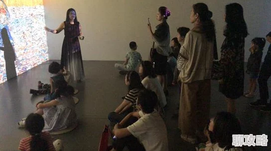 日小姐近日开启个人艺术展探索光影与色彩的交融 日小姐近日开启个人艺术展探索光影与色彩的交融