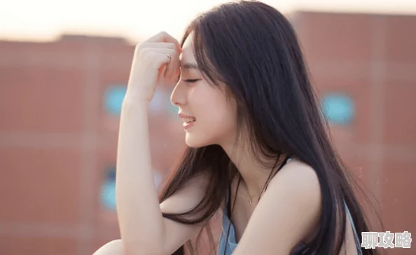 含着她的乳尖h少女的羞涩初体验在颤抖中逐渐升温