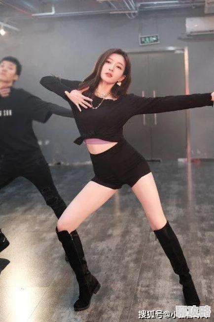 我征服了丝袜美腿麻麻努力追求梦想,积极向上,勇敢面对挑战,生活充满希望与美好 我征服了丝袜美腿麻麻努力追求梦想,积极向上,勇敢面对挑战,生活充满希望与美好