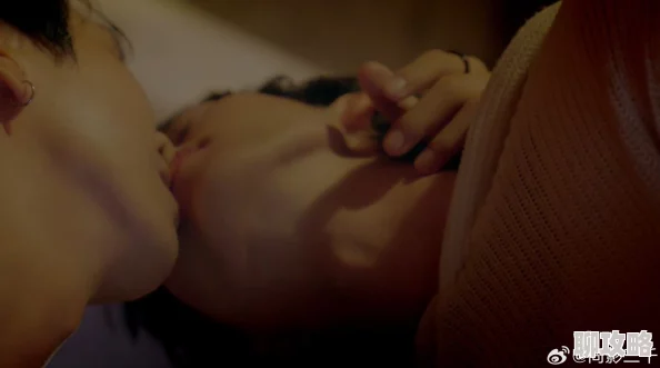 蜜色网色哟哟疑似与神秘男子深夜密会举止亲昵关系暧昧 蜜色网色哟哟疑似与神秘男子深夜密会举止亲昵关系暧昧