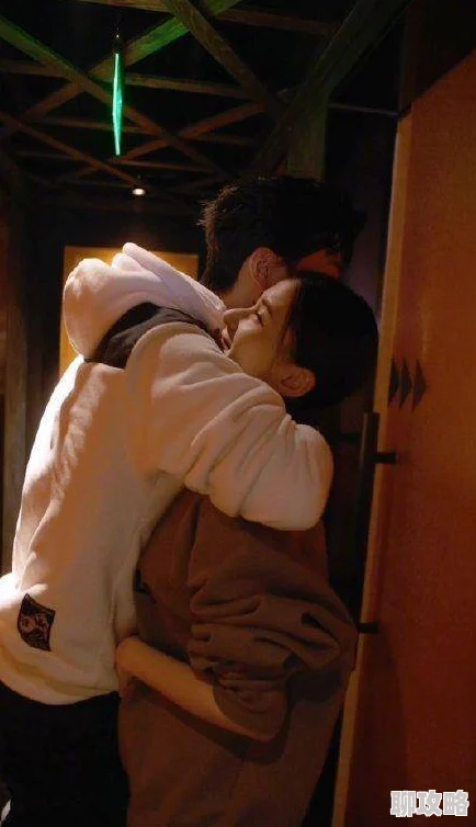 蜜色网色哟哟疑似与神秘男子深夜密会举止亲昵关系暧昧 蜜色网色哟哟疑似与神秘男子深夜密会举止亲昵关系暧昧