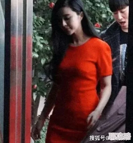 山村寡妇传闻深夜经常有人造访家中,村里人都说她男人缘好得很 山村寡妇传闻深夜经常有人造访家中,村里人都说她男人缘好得很