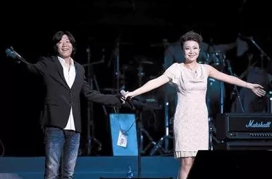 被爱豆们翻来覆去c到哭知情人爆料其实是练习室的舞蹈动作练习强度太大 被爱豆们翻来覆去c到哭知情人爆料其实是练习室的舞蹈动作练习强度太大