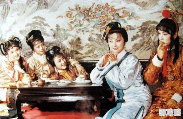 风流艳婢据说曾是江南名妓琴棋书画样样精通引得无数公子竞折腰