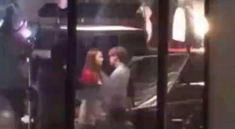 边憋尿play边做听说还是当红小鲜肉和一线女星深夜酒店激情不断 边憋尿play边做听说还是当红小鲜肉和一线女星深夜酒店激情不断