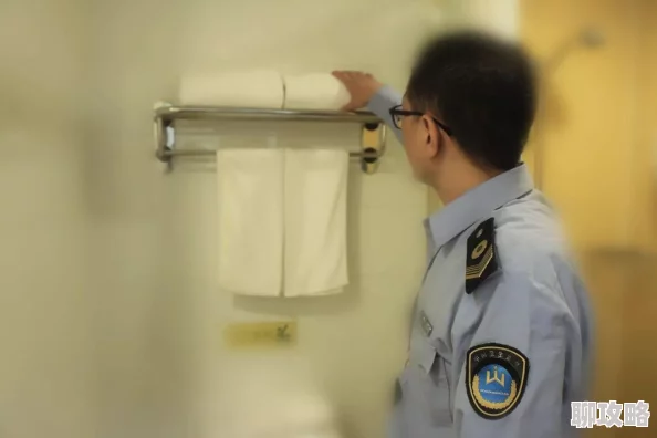 色图偷拍疑似酒店摄像头角度引网友热议房间号被扒