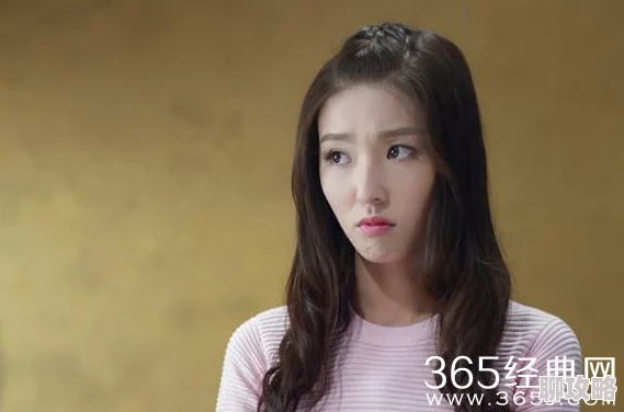 校花被拉到树林里糟蹋小说据说男主是隔壁学校的篮球队长还和校花青梅竹马