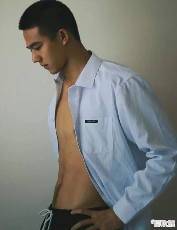 国产男男Gay体育生荷尔蒙爆棚颜值高身材好但这题材有点敏感