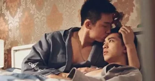 男男GaYGAYSgame展现真挚情感勇敢追爱传递温暖与希望