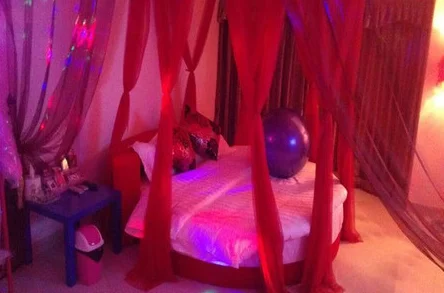 情趣百宝箱据说某网红主播私下最爱收集各类主题款 情趣百宝箱据说某网红主播私下最爱收集各类主题款