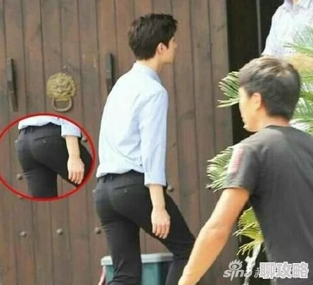 肥白的屁股路人偷拍上传网络引发争议现已删除