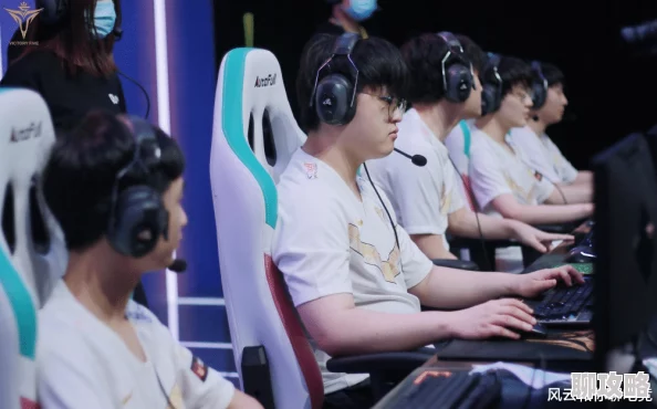 海外id疑似与神秘富商深夜聚餐举止亲密引发网友热议 海外id疑似与神秘富商深夜聚餐举止亲密引发网友热议